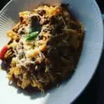 hjemmelavet-pasta-med-koedsovs-opskrift